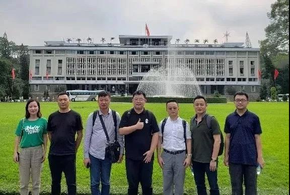 �����عɶ��³��������³�һ�и�Խ�Ͽ������